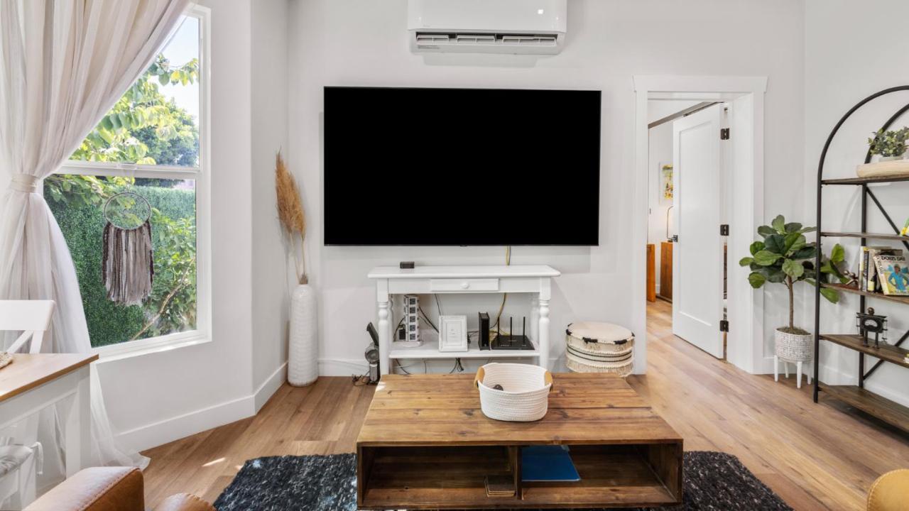 Newly Remodeled Beautiful 2Br Flat In Atwater Village Γκλέντεϊλ Εξωτερικό φωτογραφία
